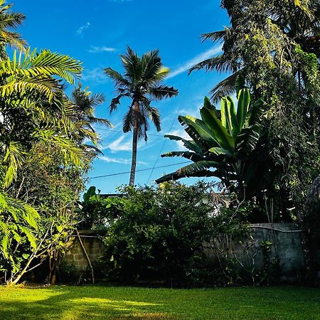 Shadow Surf Bay Hotel Tangalle Exterior photo