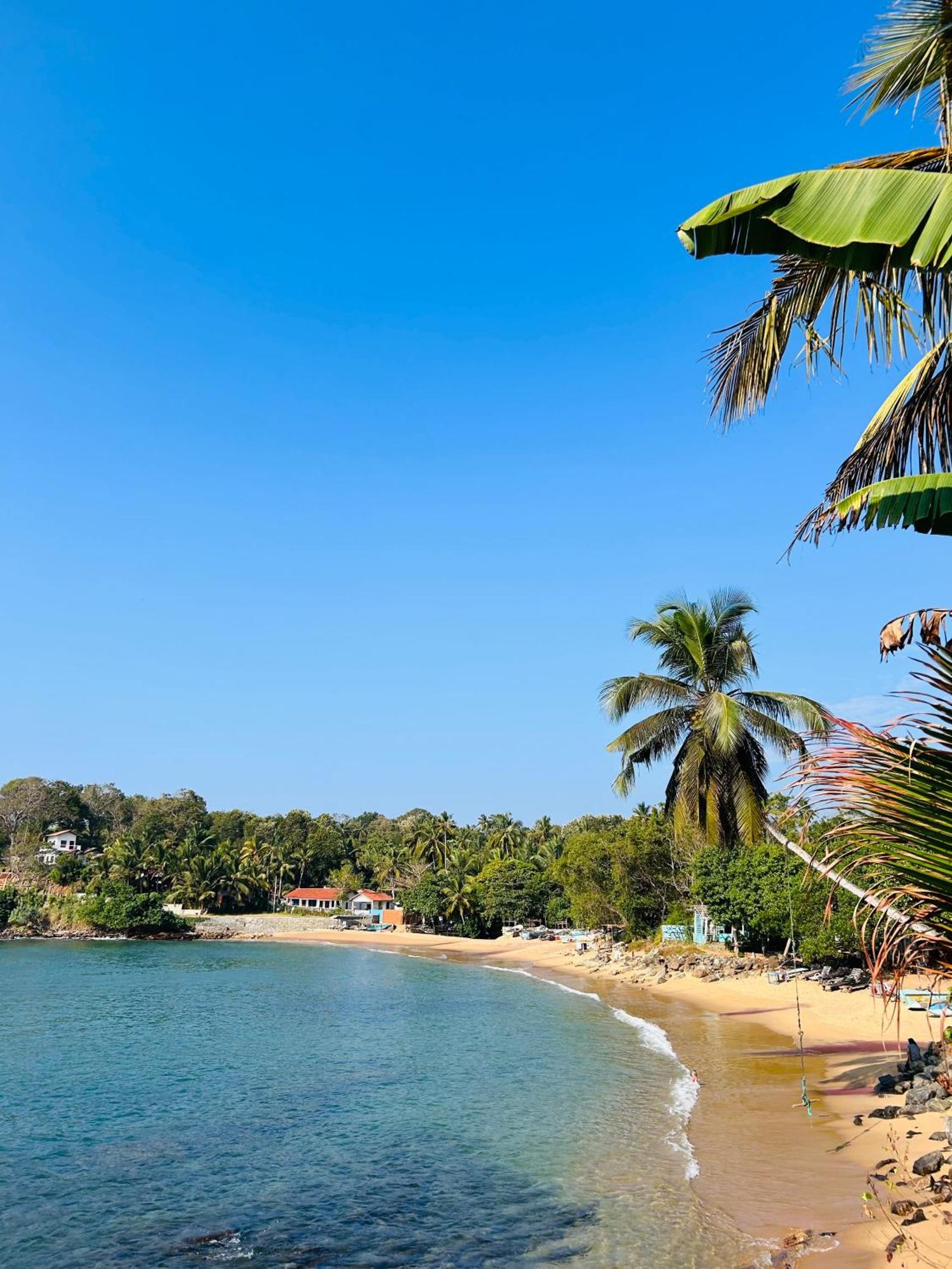 Shadow Surf Bay Hotel Tangalle Exterior photo