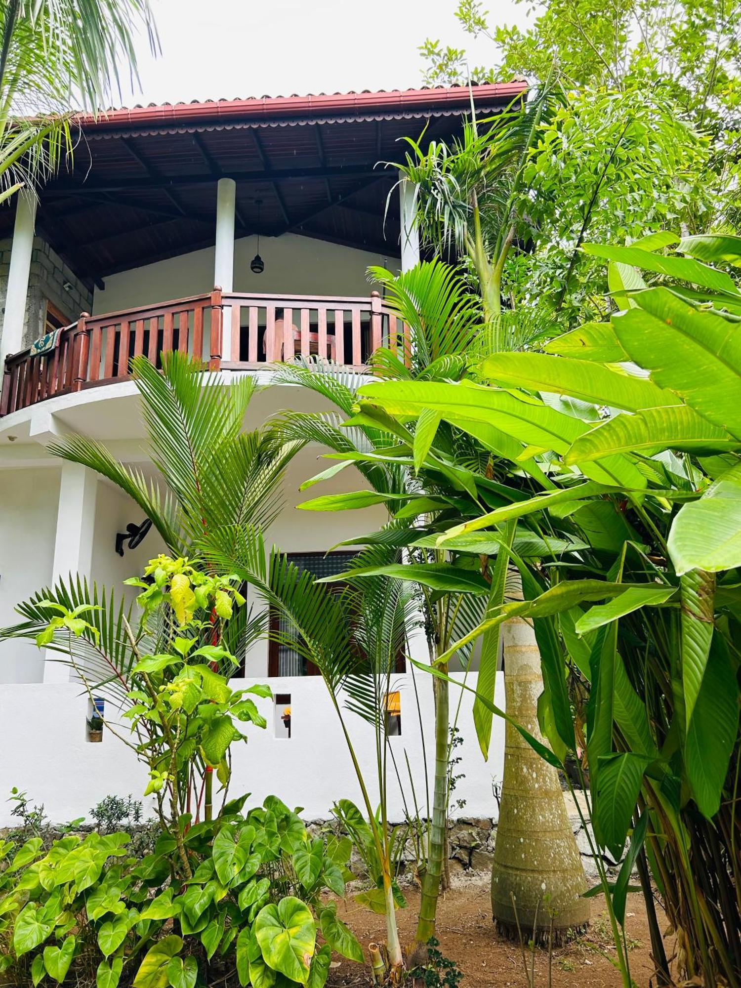 Shadow Surf Bay Hotel Tangalle Exterior photo