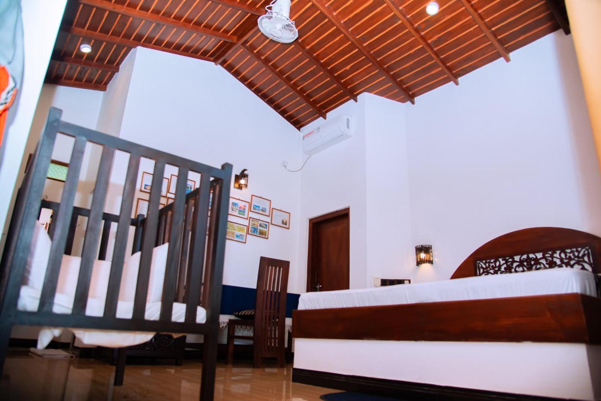 Shadow Surf Bay Hotel Tangalle Exterior photo
