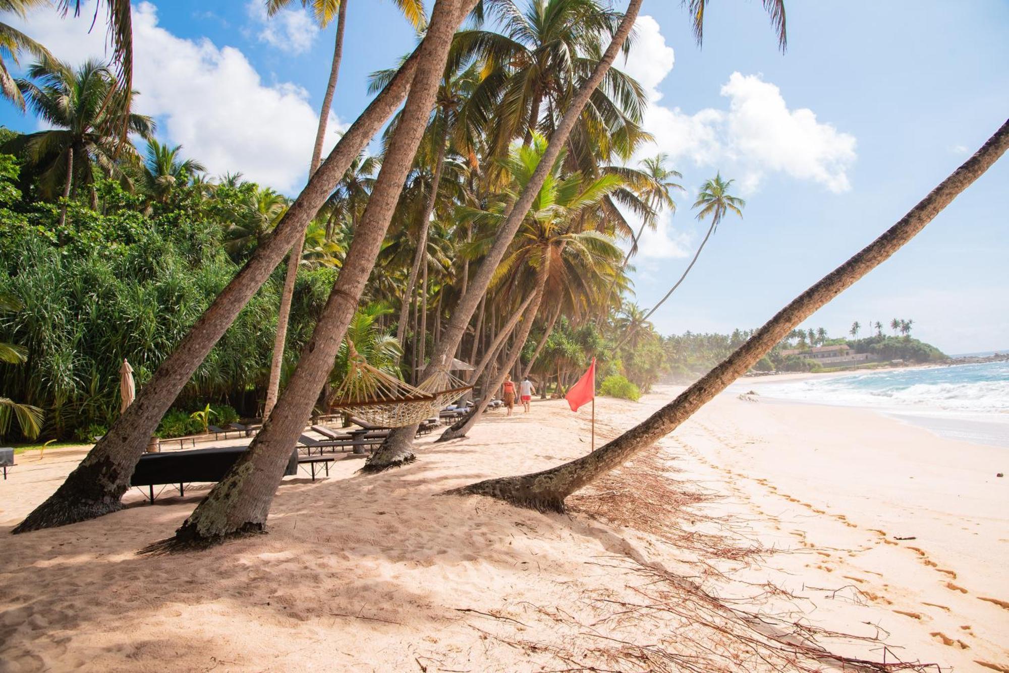 Shadow Surf Bay Hotel Tangalle Exterior photo