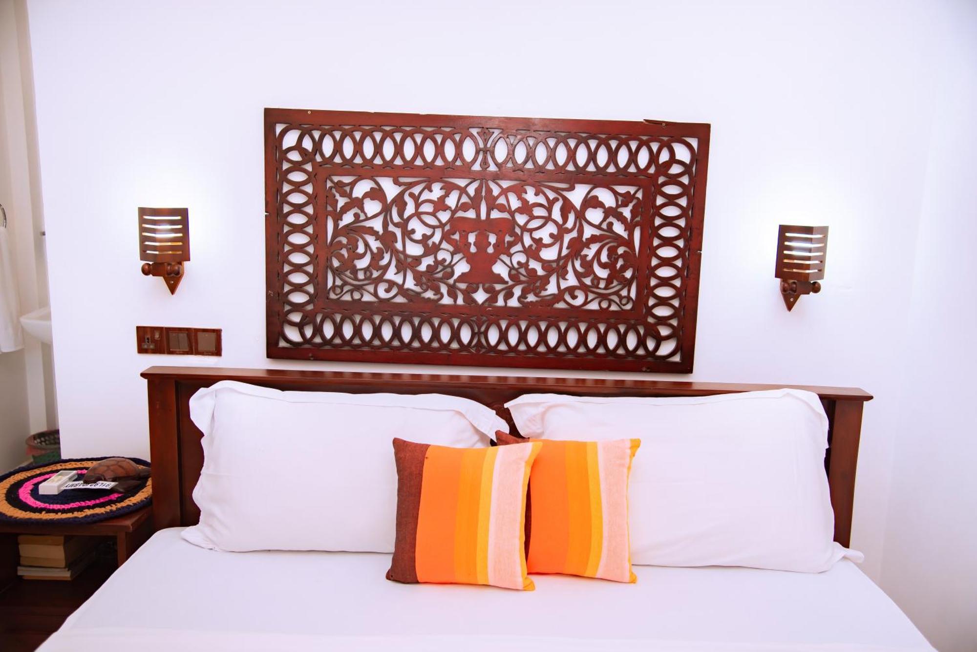 Shadow Surf Bay Hotel Tangalle Exterior photo
